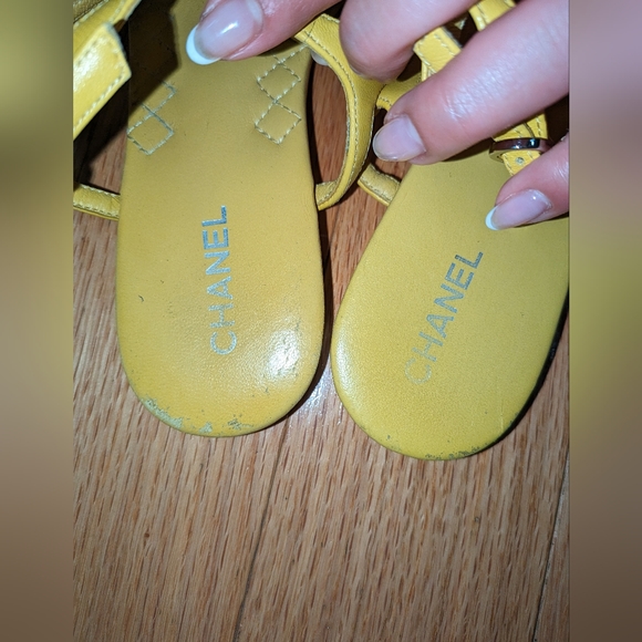 CHANEL CHAIN CC THONG SANDALS SIZE 7 - Picture 8 of 8
